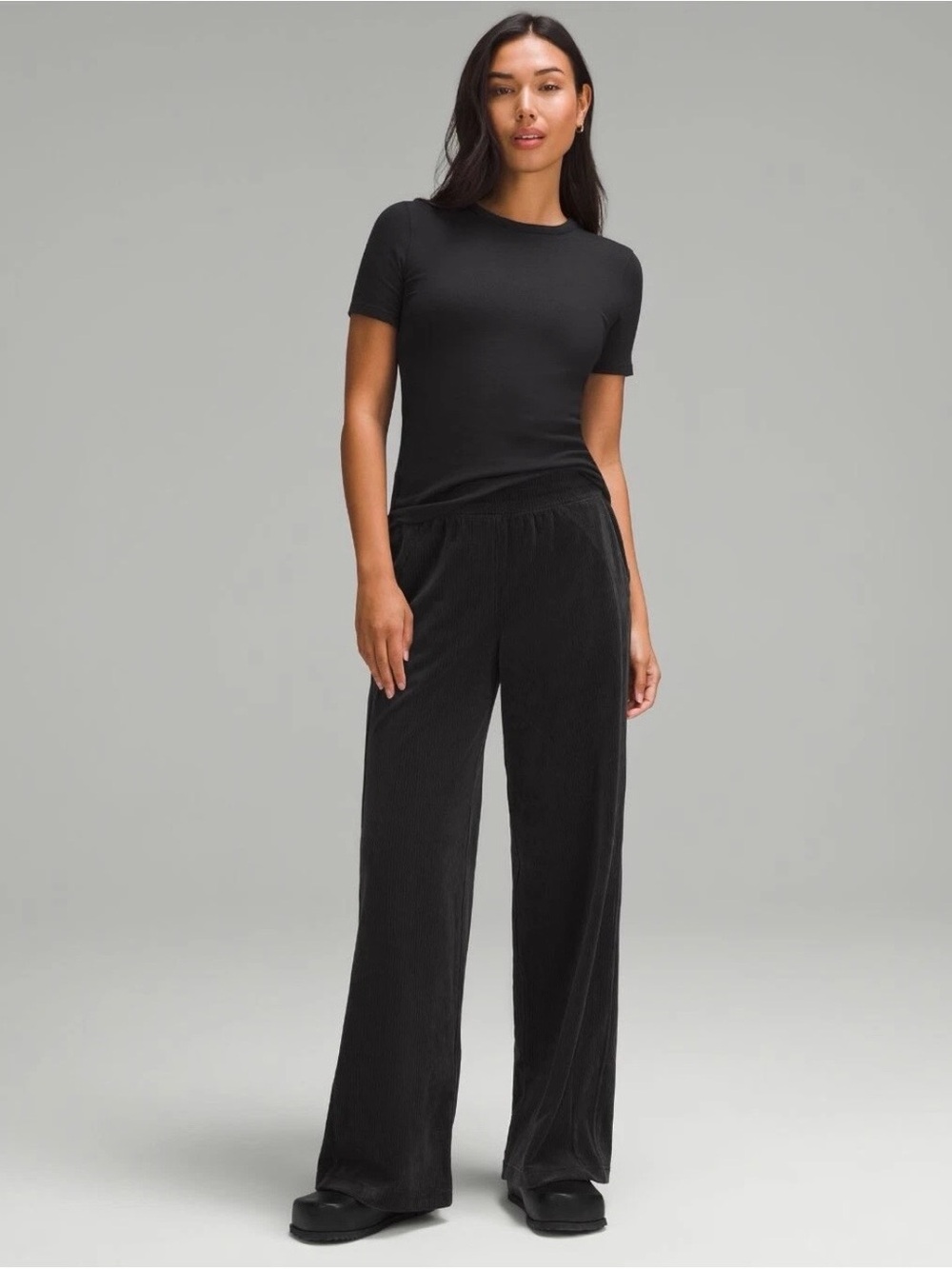 Lululemon Scuba Mid-Rise Wide-Leg Pant Velvet Cord black sz 8